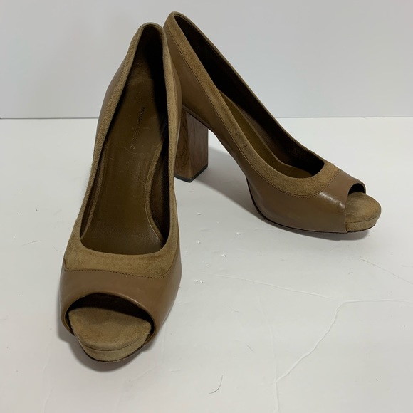 Banana Republic Leather Peep Toe Pump Heel… - Picture 2 of 8